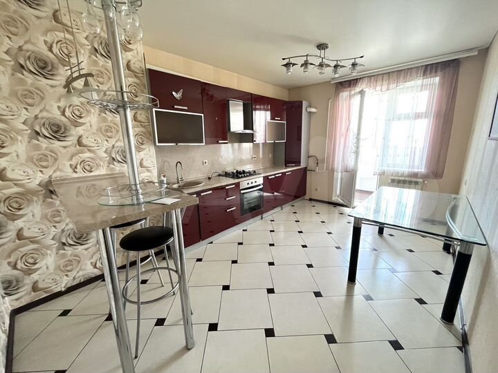 3-к. квартира, 93 м², 11/12 эт.