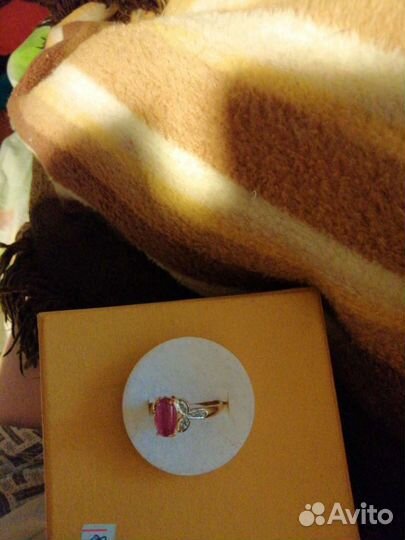 Перстень с рубином и бриллиантами