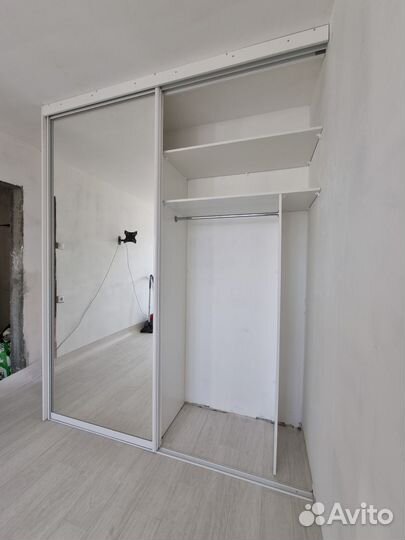 Шкаф двухстворчатый