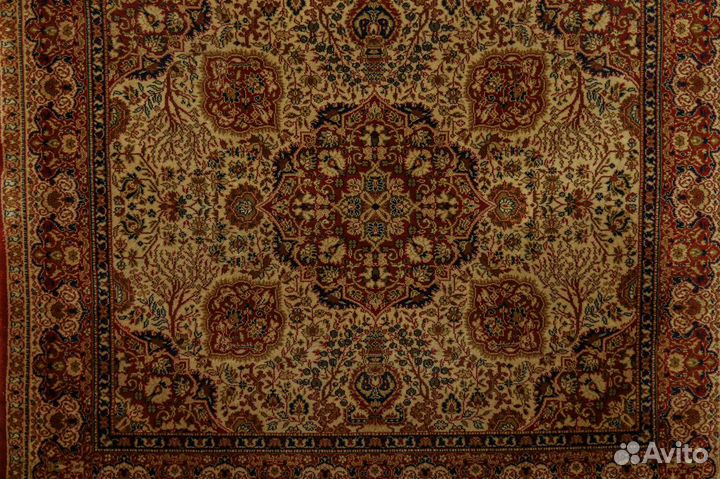 Старинный ковёр