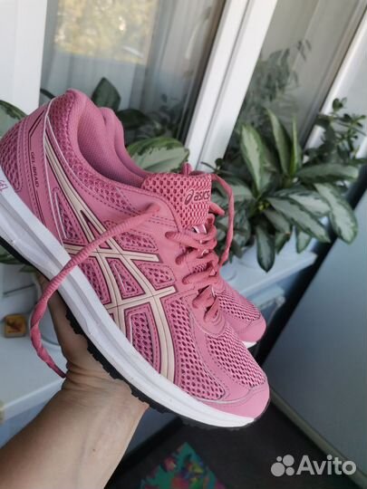 Кроссовки женские asics 37