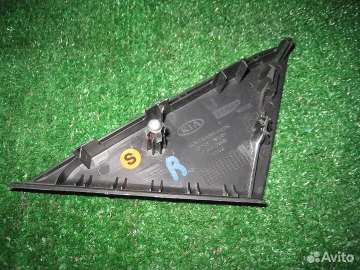 Уголок зеркала правого внутри KIA soul 2009