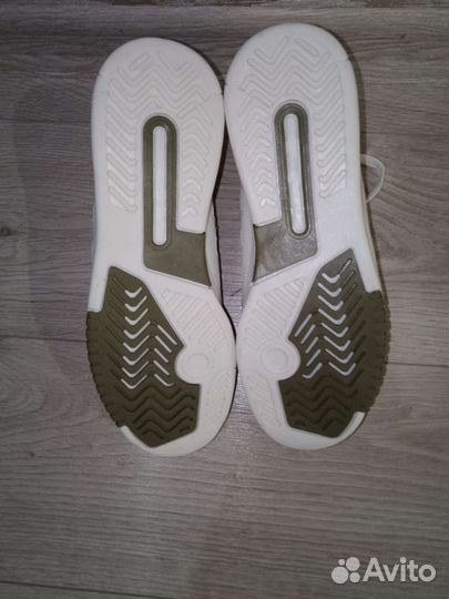 Кроссовки adidas