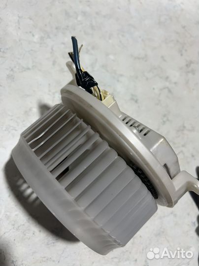 Моторчик печки lexus is 250