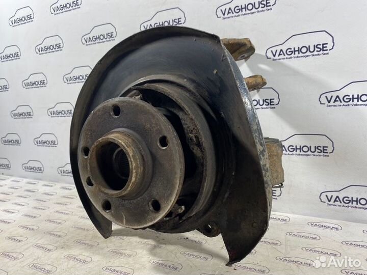 Кулак поворотный задний левый Volkswagen Touareg