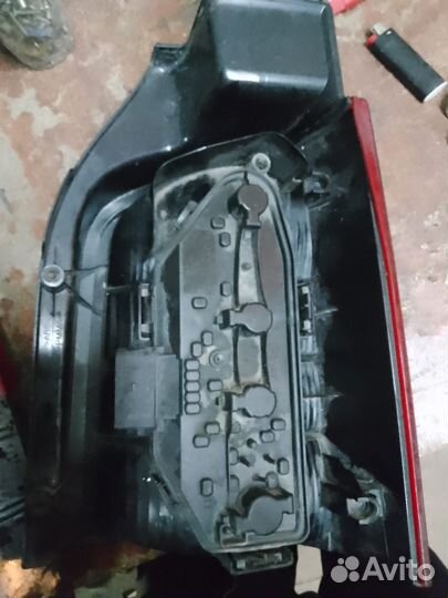 Фонарь задний на Volkswagen Т5