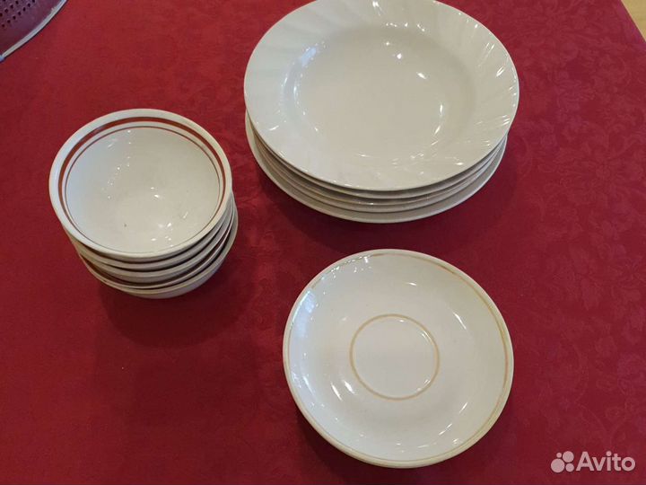 Кружки, тарелки посуда