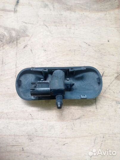 Форсунки омывателя Volkswagen Passat B7