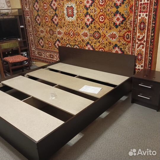 Кровать двуспальная