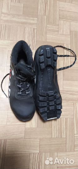 Лыжные ботинки