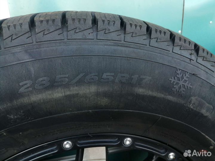 Продам комплект литья с резиной на 100 крузак