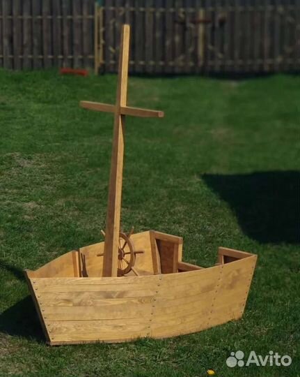 Корабль деревянный детский