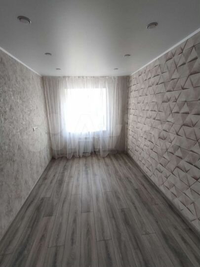 Комната 10,5 м² в 5-к., 2/5 эт.