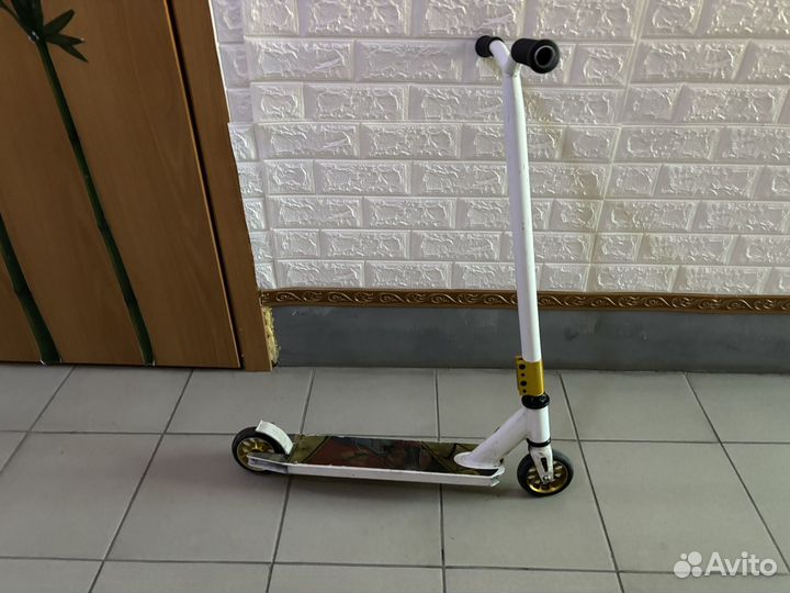 Самокат трюковой