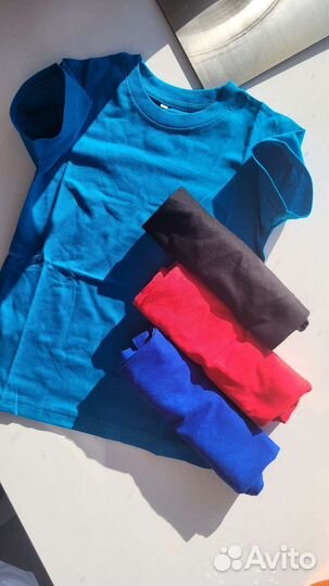 Однотонные футболки