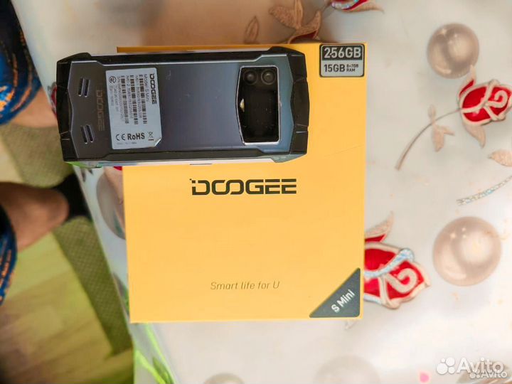 DOOGEE Smini, 8/256 ГБ