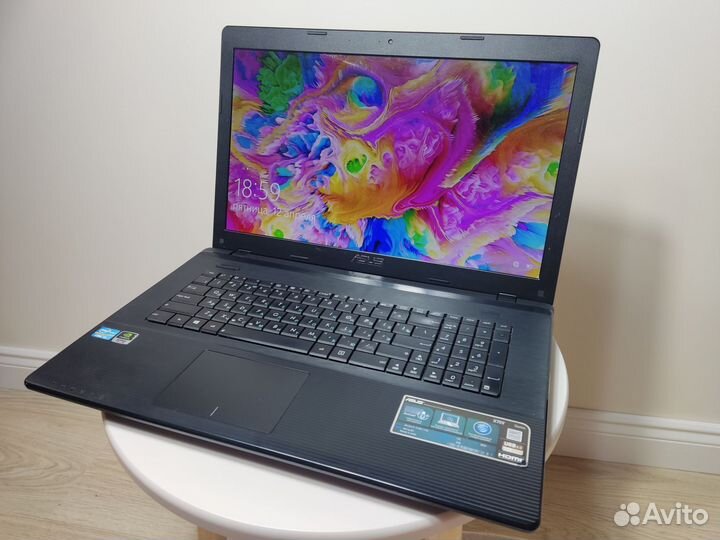 Огромный Asus 17.3