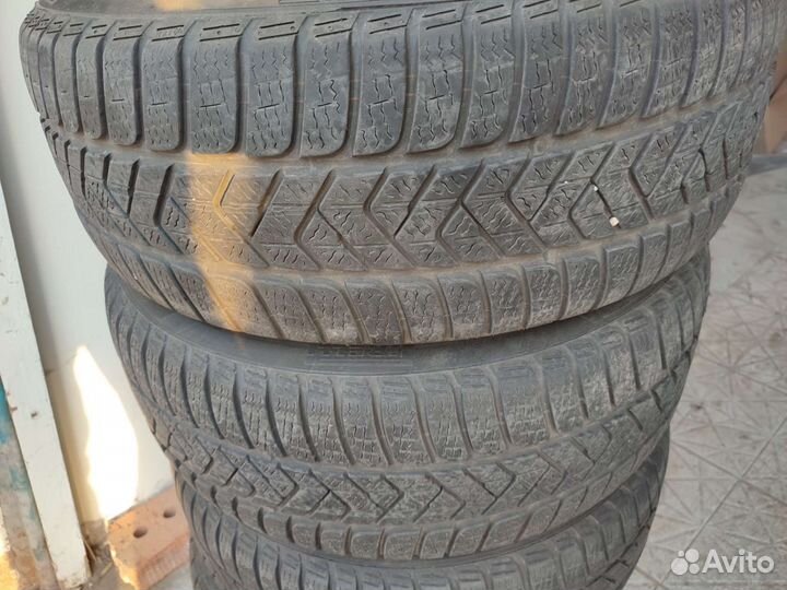 Pirelli Sottozero Winter 240 225/40 R19