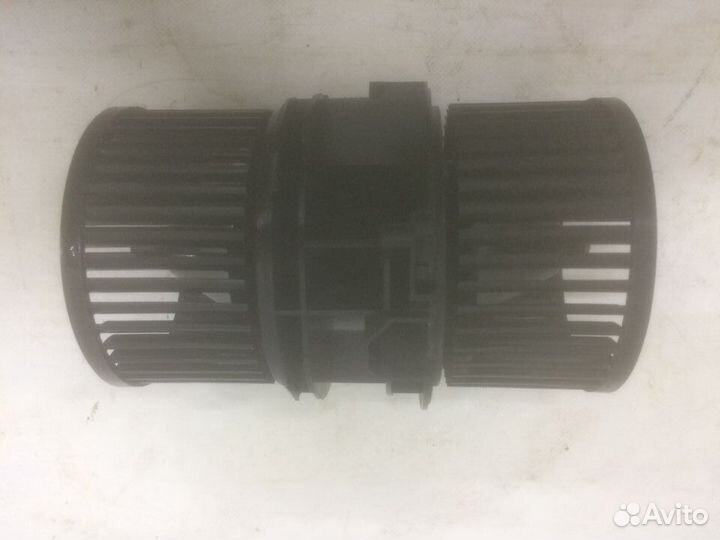 Моторчик отопителя Рено Флюенс 2011-2017г