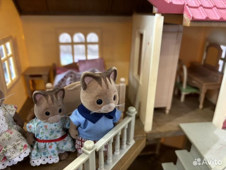 Двухэтажный дом Sylvanian Families