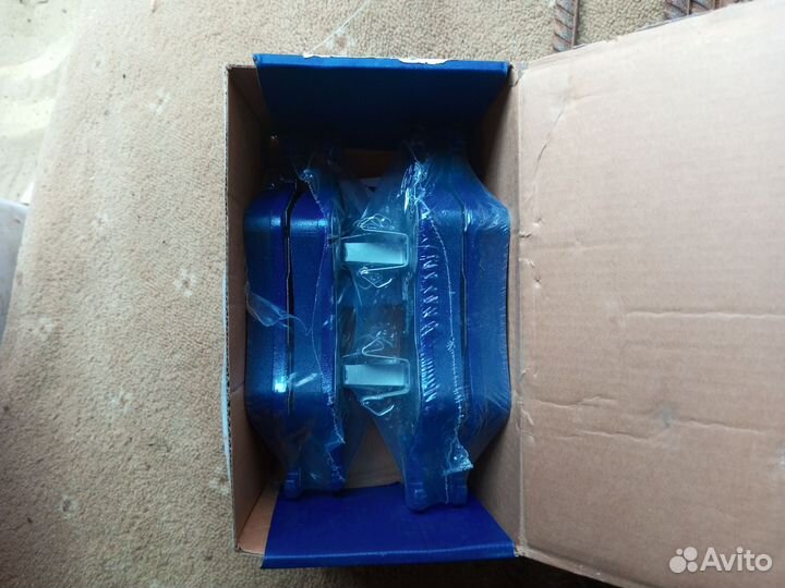 Тормозные колодки передние Мерседес Бенс