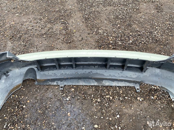 Бампер задний Toyota Avensis 1997г. (универсал)