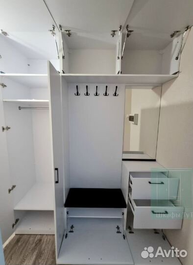 Шкаф купе с зеркалом