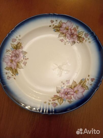 Блюдо, набор тарелок и соусник