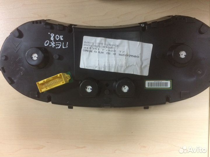 Щиток приборов Пежо 308