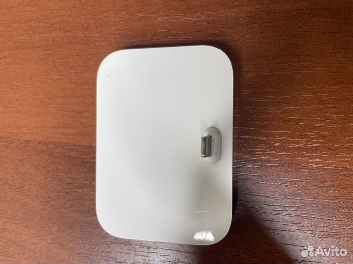 Зарядная станция Apple A Lightning Dock