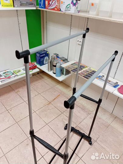 Вешалка для одежды напольная