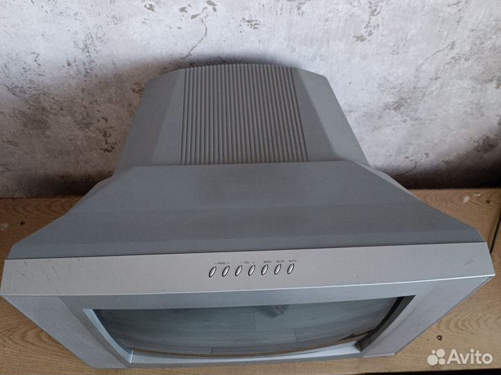 Продам телевизор бу