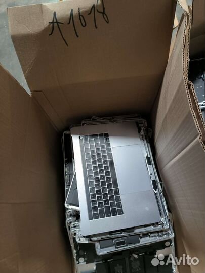 Топкейс Mac book Top case A1618