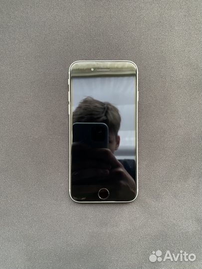 iPhone SE (2020), 64 ГБ