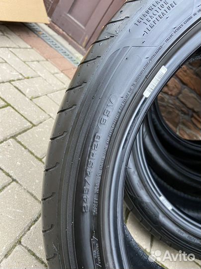 Goodyear Eagle F1 A/S-C 245/45 R20
