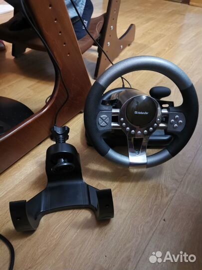 Игровой руль defender forsage gtr