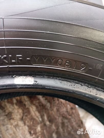 Yokohama Advan A050 215/65 R17 99H