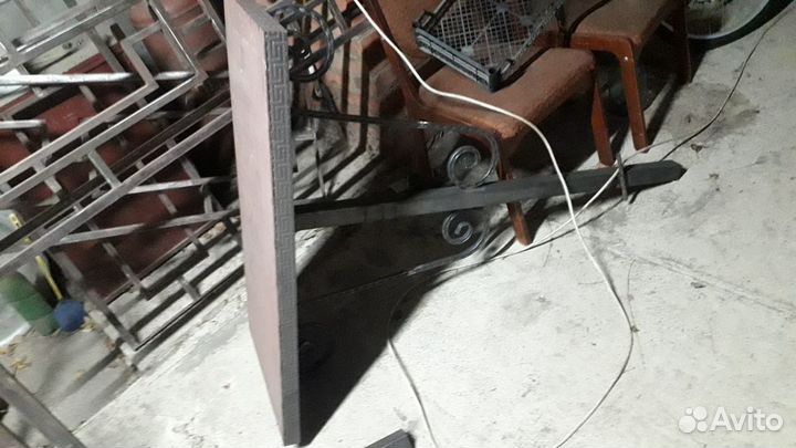 Лавка со столиком