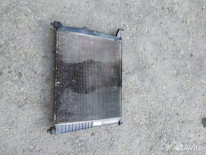 Радиатор охлаждения двигателя Renault Sandero 1