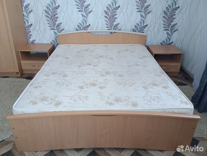 Спальный гарнитур