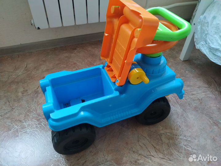 Машинка каталка толокар
