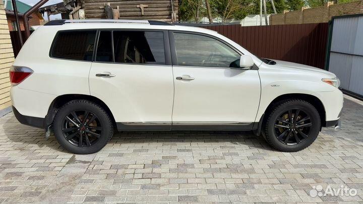 Toyota Highlander 3.5 AT, 2012, 235 193 км
