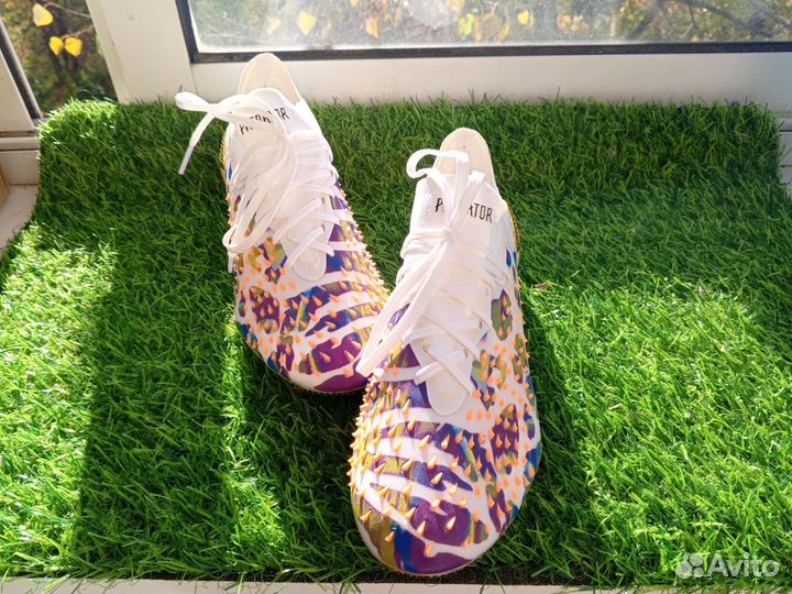 Футбольные бутсы adidas predator