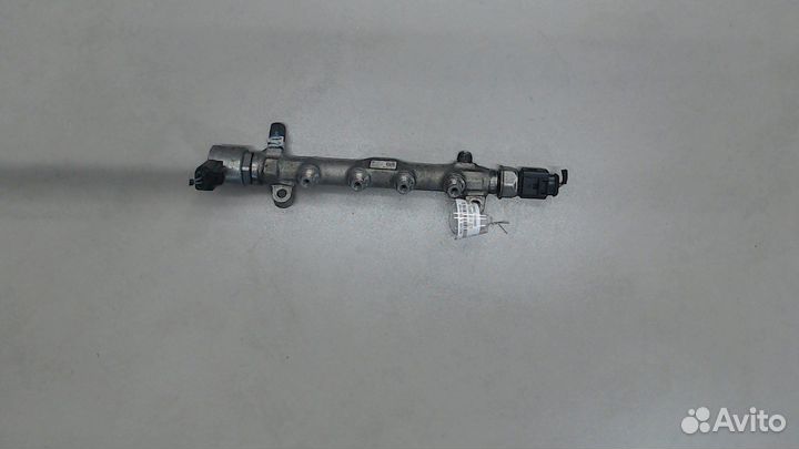 Рампа топливная Skoda SuperB 2015, 2016