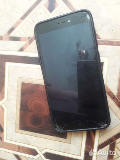 Телефон Xiaomi redmi 5a