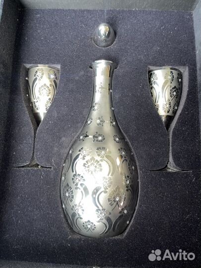 Графин с бокалами