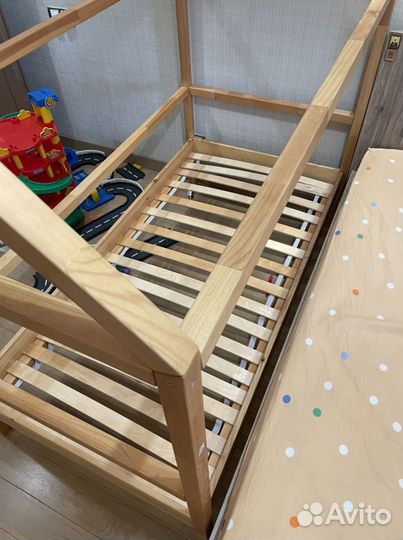 Детская кровать домик