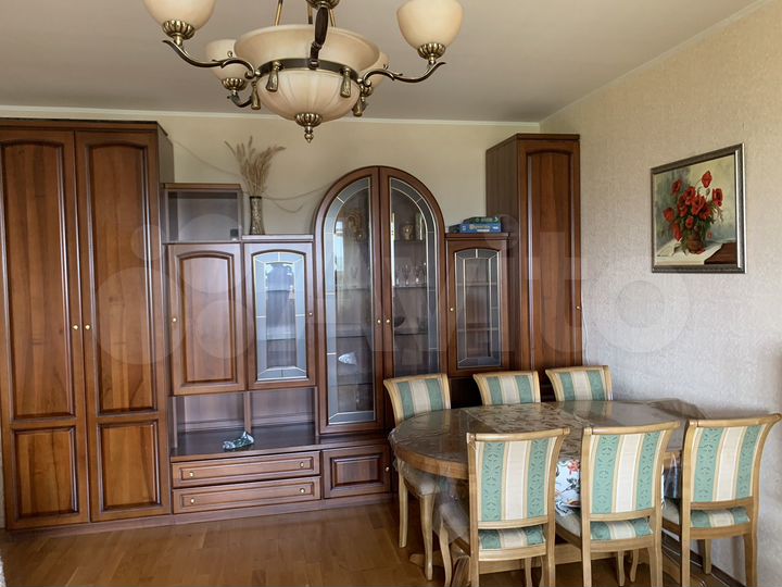 2-к. квартира, 56 м², 9/14 эт.