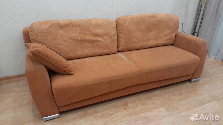 Диван