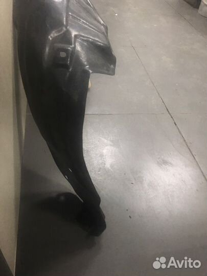 Подкрылок передний левый Toyota Funcargo NCP20